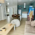 Apartment Cosy Ambiance Beverly Hills Dans Avec Piscine 4 Pers 2 *