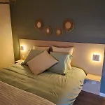 Cosy Ambiance Beverly Hills Dans Avec Piscine 4 Pers 2 Apartment