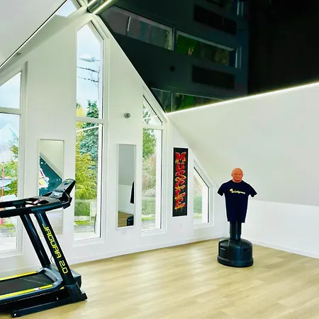 Apartment Cosy Ambiance Beverly Hills Dans Avec Piscine 4 Pers 2 *