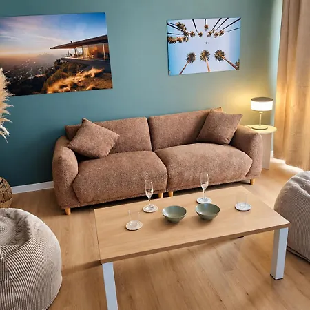 Apartment Beverlly Hills 2 Avec Wi Fi Gratuit Parking Prive Gratuit Et Piscine Dans La Neuf-Mesnil